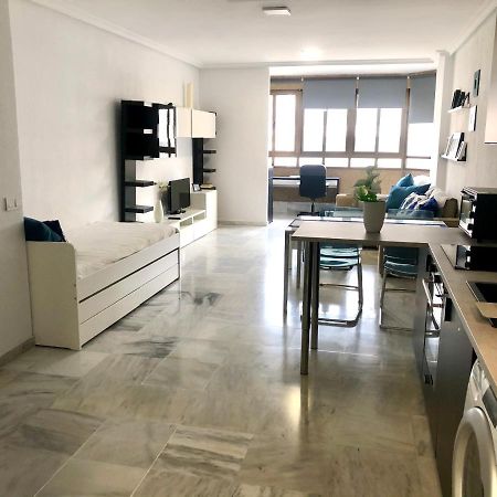 Appartement GATU Loft Trip 1ª linea de playa, wifi, aire acc à Cadix Extérieur photo